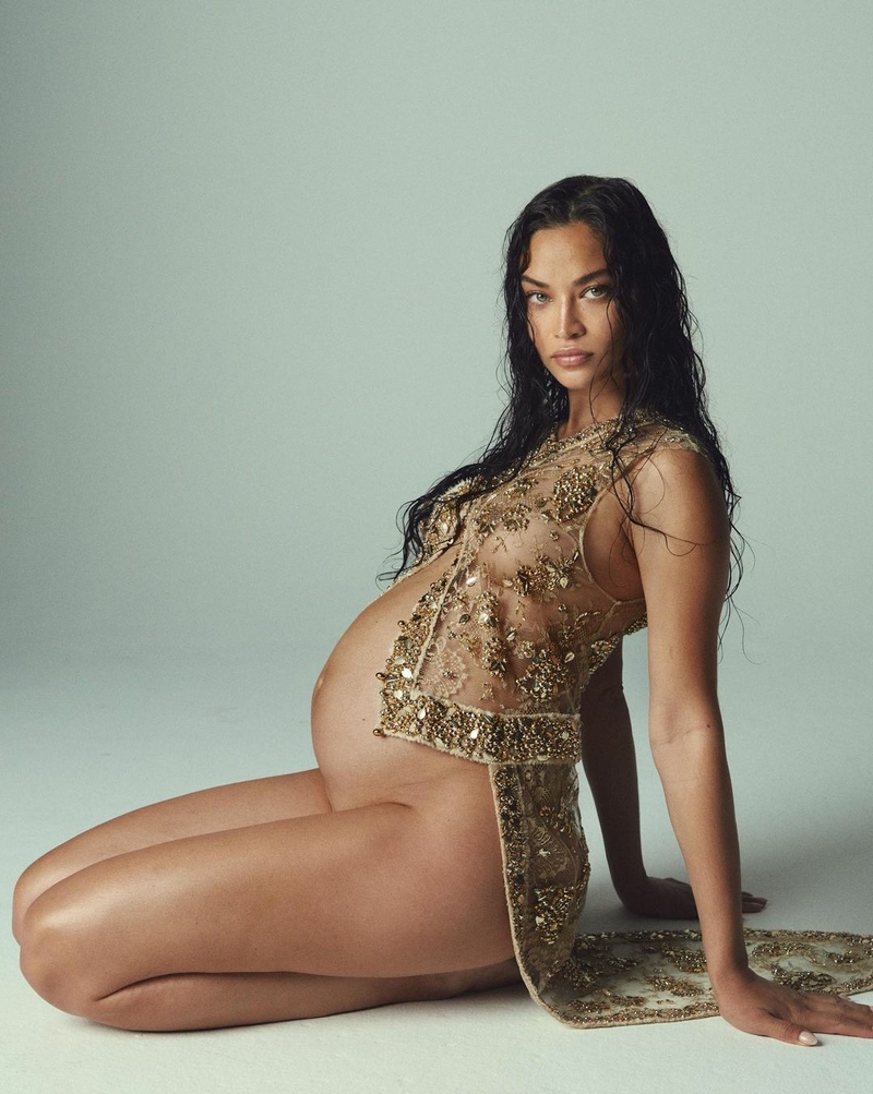 Ангел Victoria's Secret Шанина Шейк обнародовала имя и показала фото новорожденного первенца