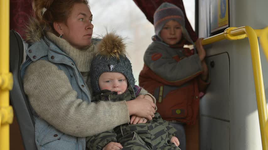 Фото - Сообщение о депортации детей из Херсонской области оказалось недостоверным: Фактчекинг